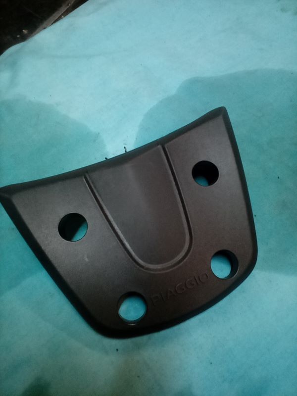 Piaggio MP3 300 400 500 Verkleidung Abdeckung Gepäckträger Piaggio MP3 300 400 500 Verkleidung Abdeckung Gepäckträger