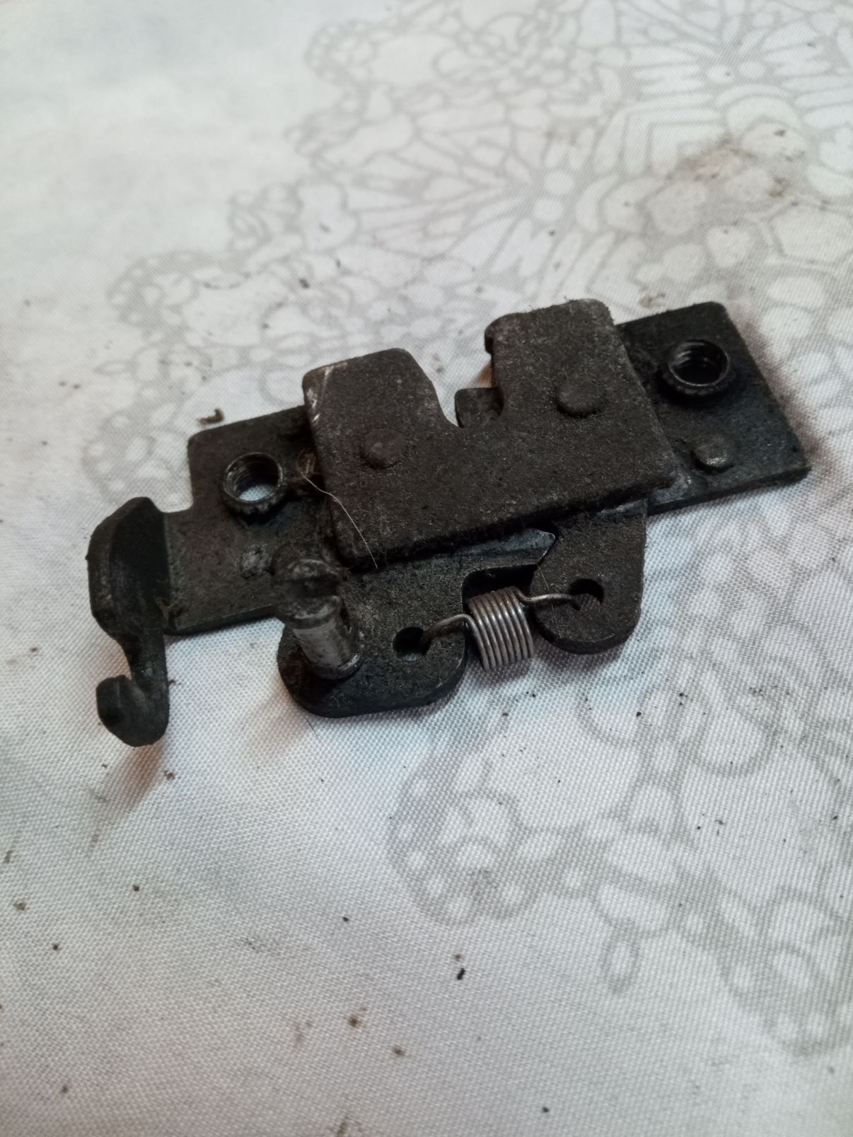 Vespa GT GTV GTS Schließblech PIAGGIO, Verriegelung Sitzbank