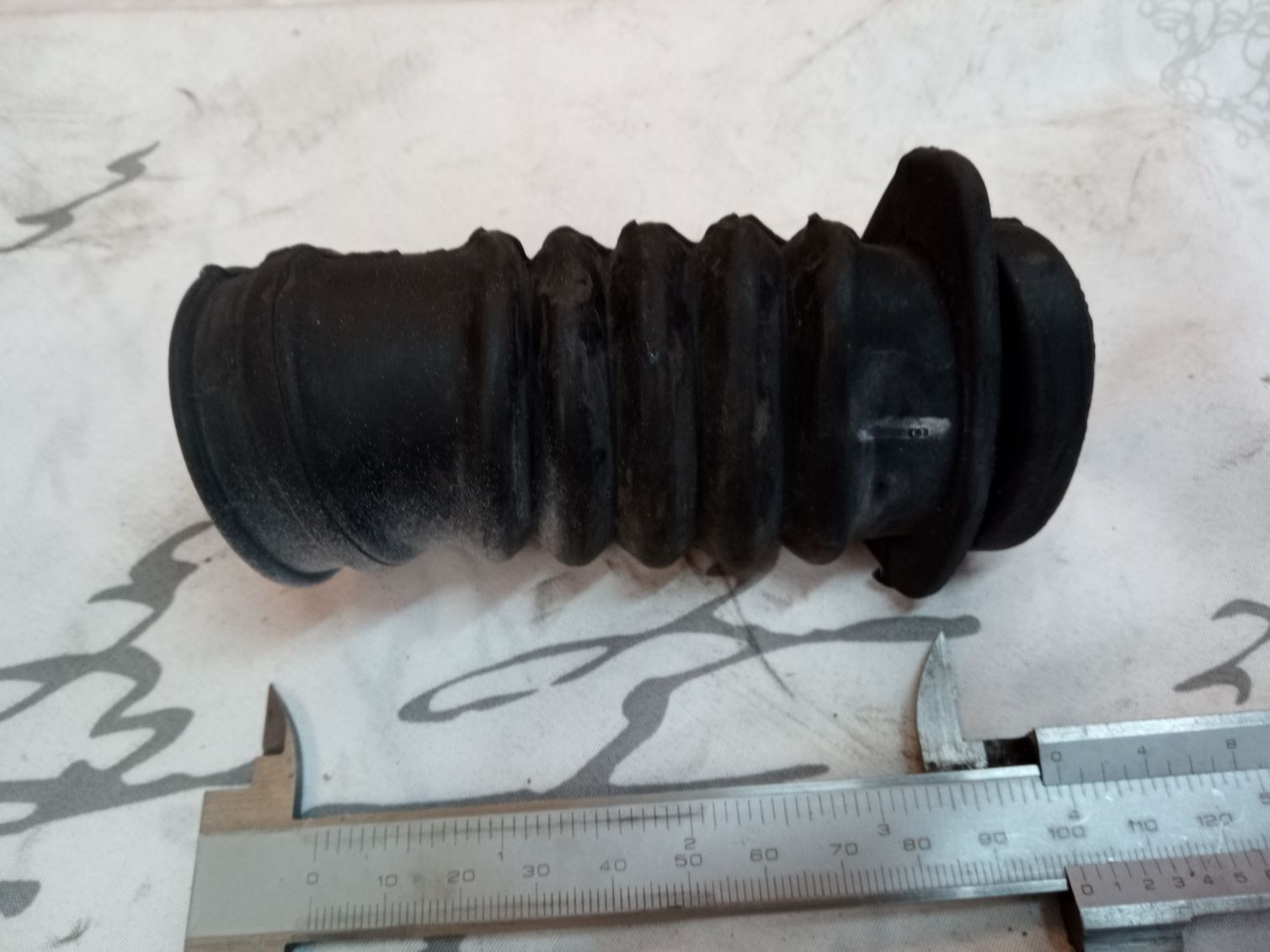 Piaggio Vespa Gummischlauch Ansaugmuffe 