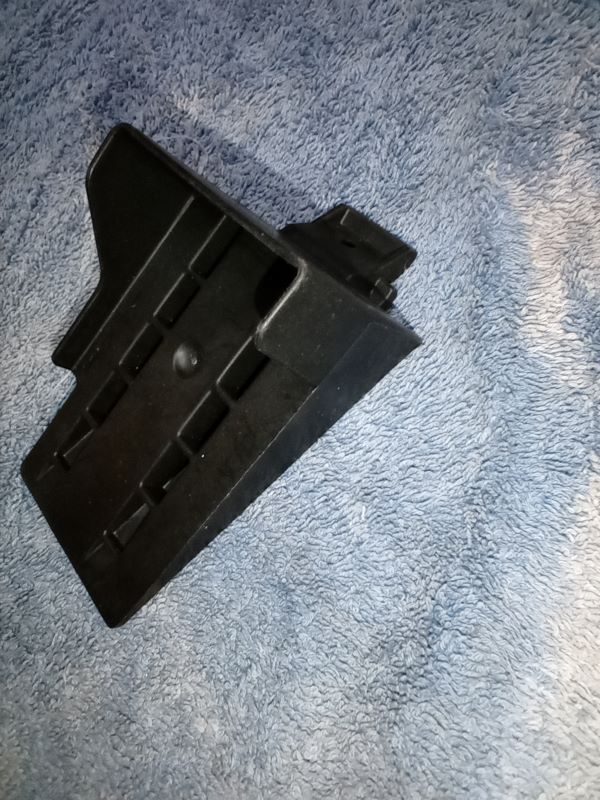 Piaggio Medley Batterie Halter Piaggio Medley Batterie Halter