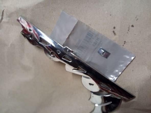 IMG_20211208_182218_4QkydaRaNZIfY1 Vespa Piaggio Schriftzug Halter Clipp