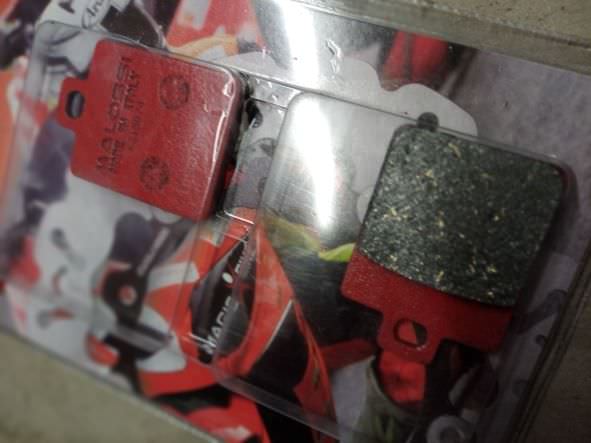 IMG_20211125_175334_3XWLQCXBzvUm9x Bremsbeläge Vorn Aprilia Piaggio MALOSSI Sport VESPA, PIAGGIO, GILERA, APRILIA, PEUGEOT, MA