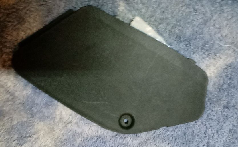 Piaggio MP3 Abdeckung Sicherung Piaggio MP3 Abdeckung Sicherung