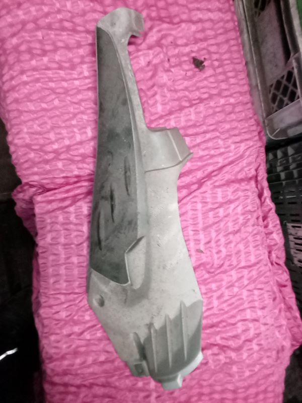 Aprilia sr50 verkleidung Setenverkleidung Aprilia sr50 verkleidung Setenverkleidung