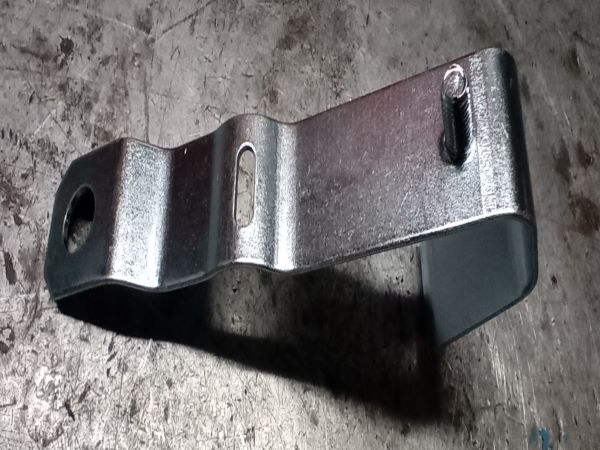 Simson SR4-1, SR4-2, SR4-3, SR4-4 Abdeckbefestigung, Links Simson SR4-1, SR4-2, SR4-3, SR4-4 Abdeckbefestigung, Links