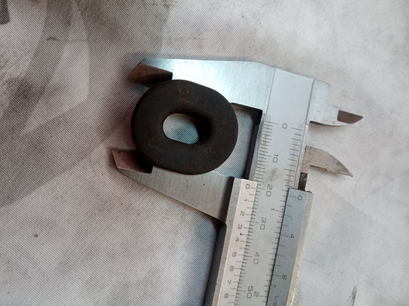 Piaggio Vespa Gummi Halter Seitenverkleidung Vespa ET2 Et4